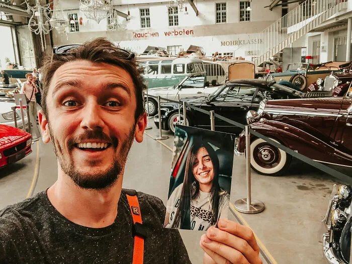 My Girlfriend Couldn’t Join Me On A Trip To Europe Last Year, So I Printed A Few Of Her Photos And Took Selfies Everywhere (32 Pics)