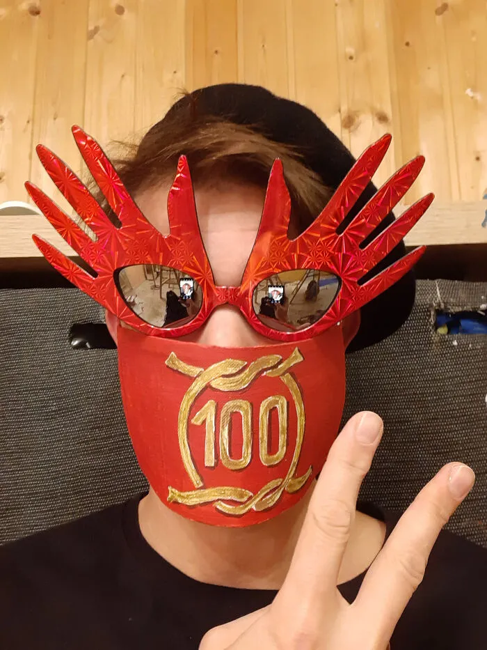 100