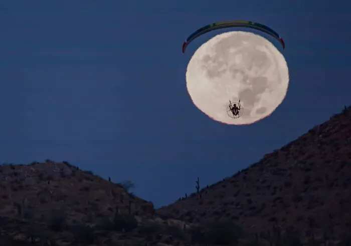 Not Photoshopped: Photographer Uses Only Lens To Make The Moon Look Supersized (26 Pics)
