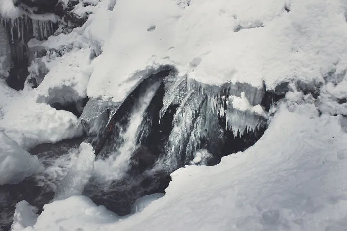 I Capture The Magical Beauty Of Winter In The Ukrainian Carpathians (30 Pics)