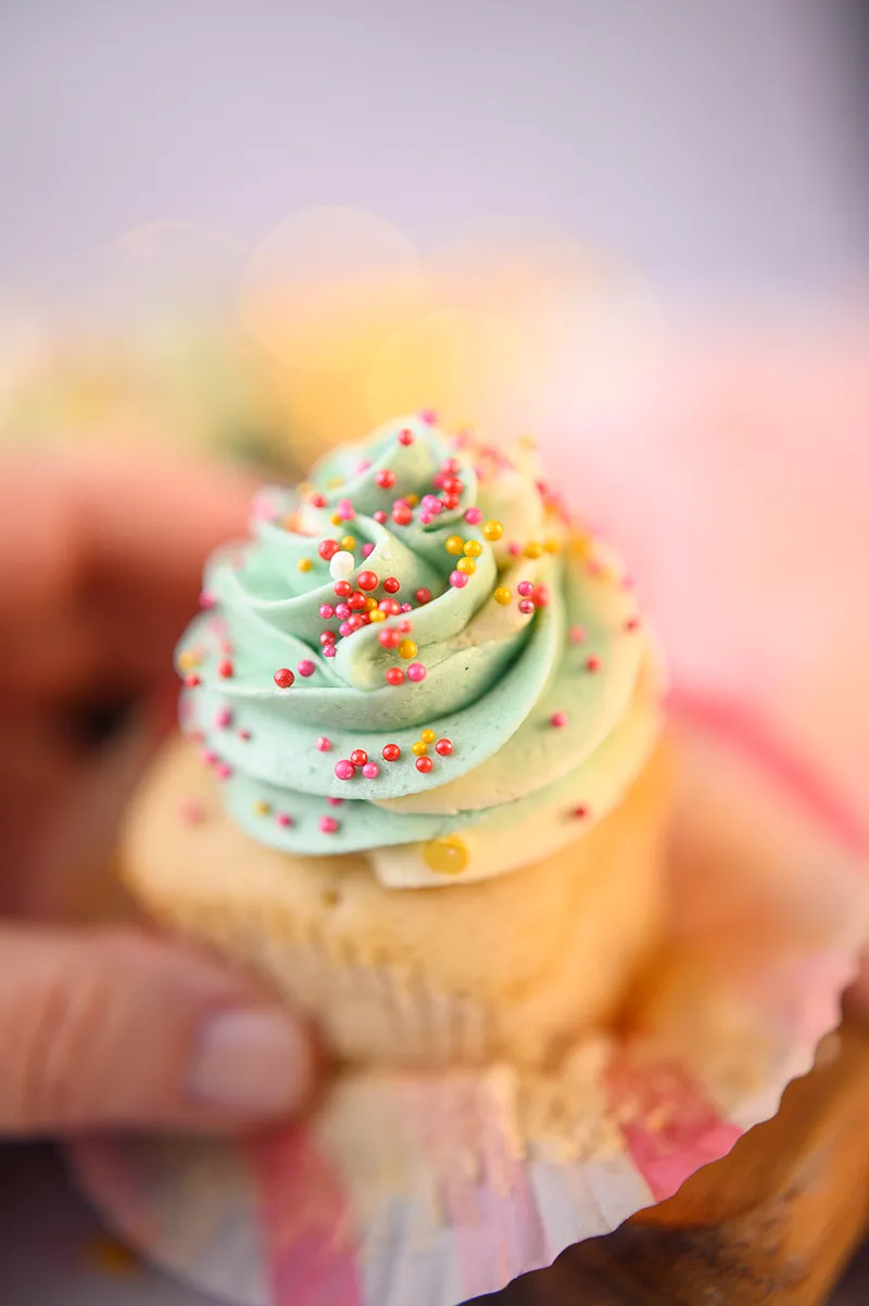 Easy Christmas Cupcakes For New Bakers