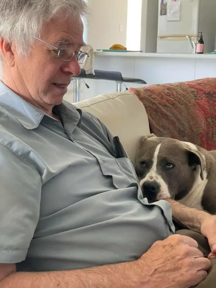 35 Of The Best Entries To The "GrandPawrents" Challenge In Which People Share Pics Of Parents With Their Pets