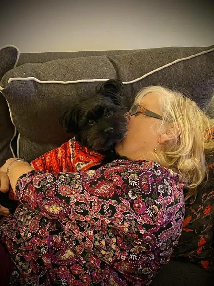 35 Of The Best Entries To The "GrandPawrents" Challenge In Which People Share Pics Of Parents With Their Pets