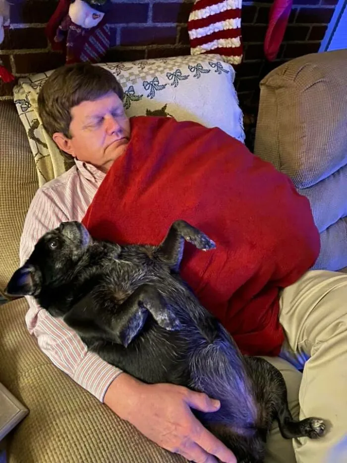 35 Of The Best Entries To The "GrandPawrents" Challenge In Which People Share Pics Of Parents With Their Pets