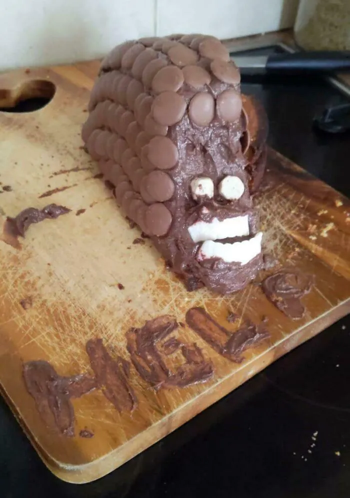 30 Times People Tried Their Hand At Making Hedgehog Cakes But Failed Miserably