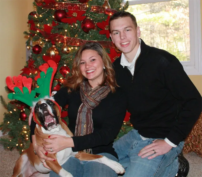 39 Christmas Pics That Were Supposed To Be Nice Until The Dog Showed Up