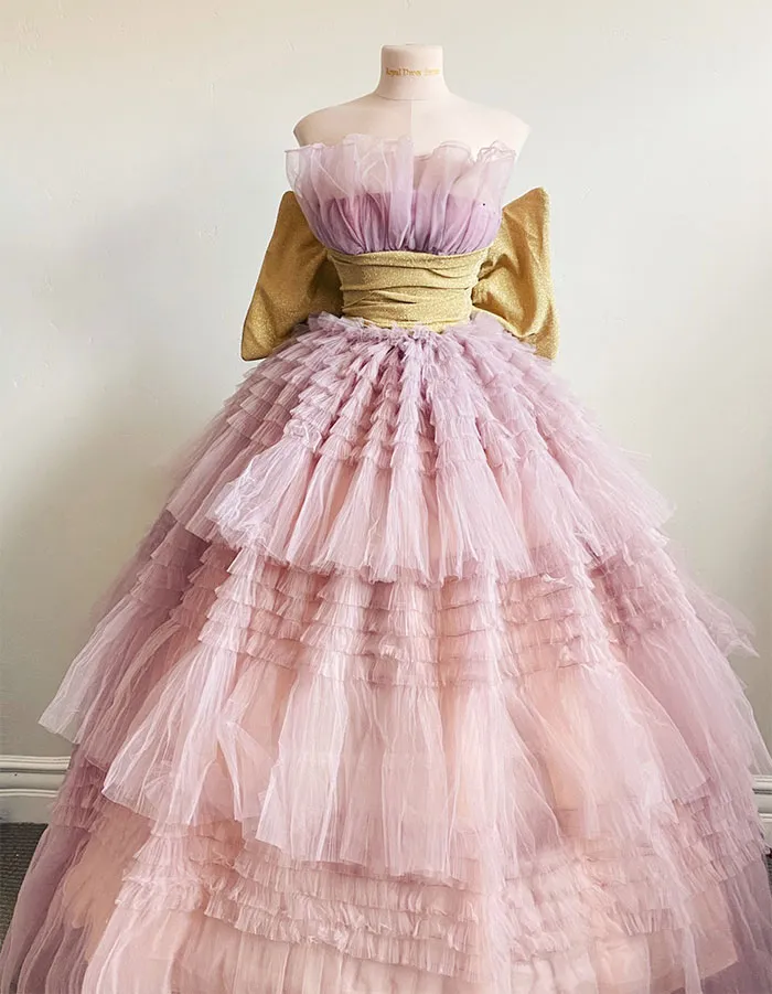Holiday Barbie: 2009