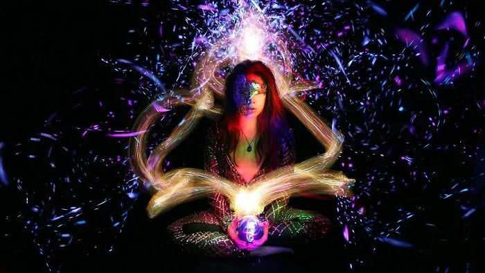 Checkout My Trippy, Trail-Infused Portraits Created After Nearly A Decade Of Experience Making Photographic Art With Only Light