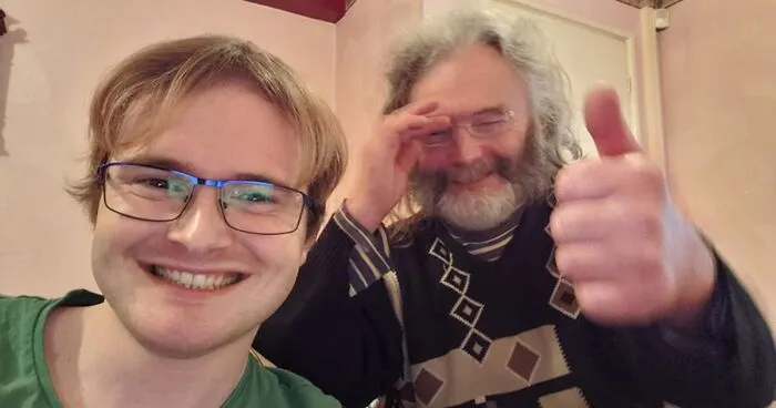 Son Manages To Track Down Homeless Dad After 10+ Years Of Not Seeing Him