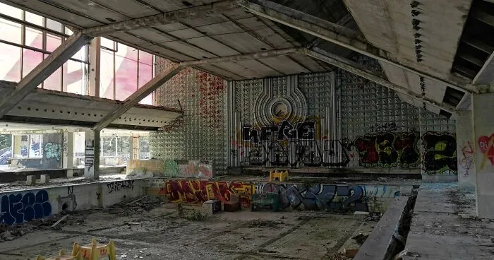 What Abandoned Buildings Have You Explored? (Closed)