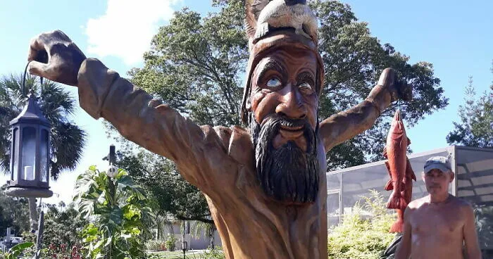 I Carved A Wooden "Captain Morgan" Sculpture From An Oak Tree