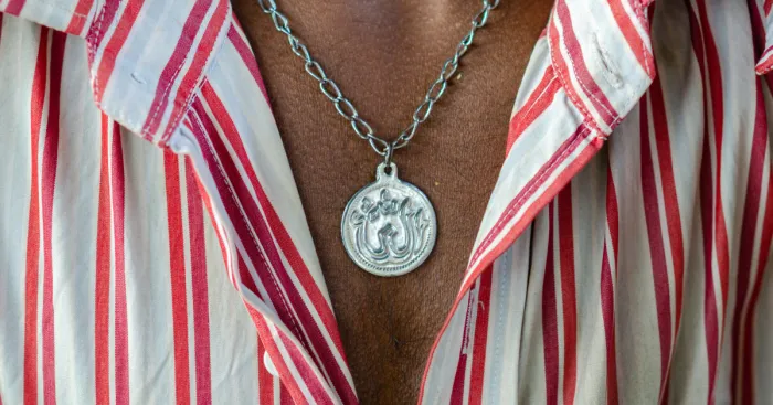 My Photos Of Strangers Wearing Lockets & Pendants