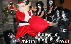 Our Family's Tradition Is Doing These Christmas Cards, And It's The 13th Year