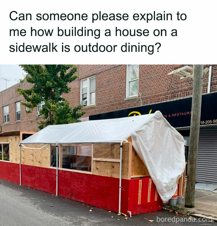 30 Photos Of "Outdoor Dining" That Don't Look Right At All
