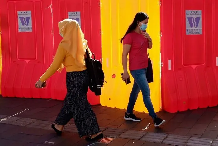 Street Photographer Captures Accidental Photo Opportunities (30 Pics)