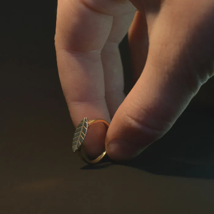 Brass Ring "Leaf"