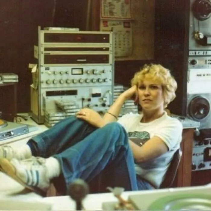 Mi Madre Trabjando Como Dj. A Finales De Los 70