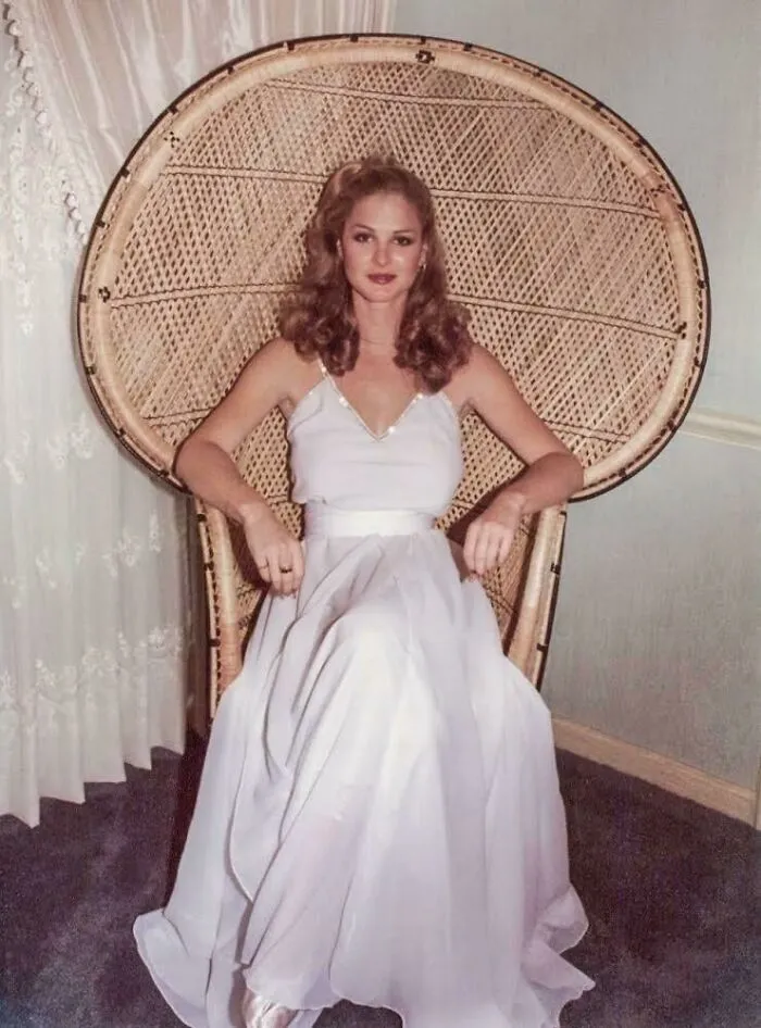 Mi Madre Pareciendo Una Reina En El Día De Su Boda En 1979