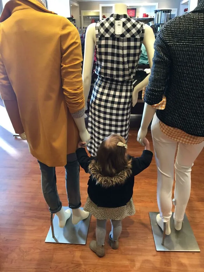 Mi sobrina hace esto en los centros comerciales