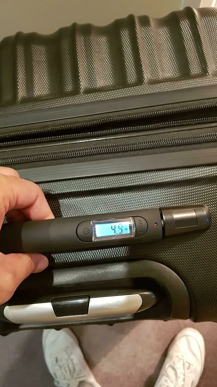 Maleta que calcula su propio peso