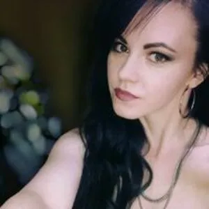 Csilla Hiros