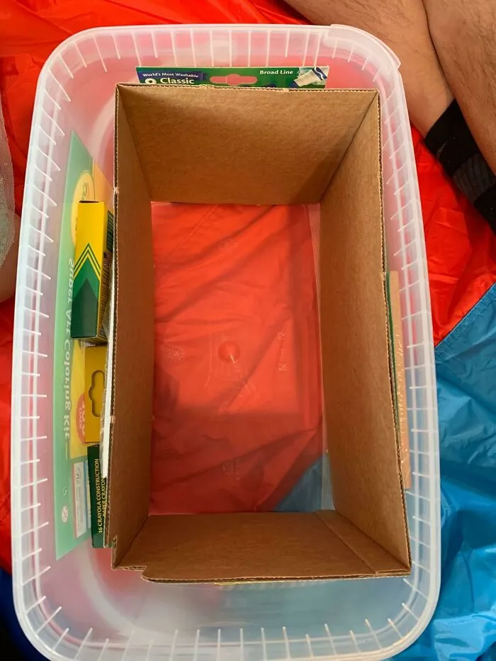 Kit para colorear que está 90% vacío