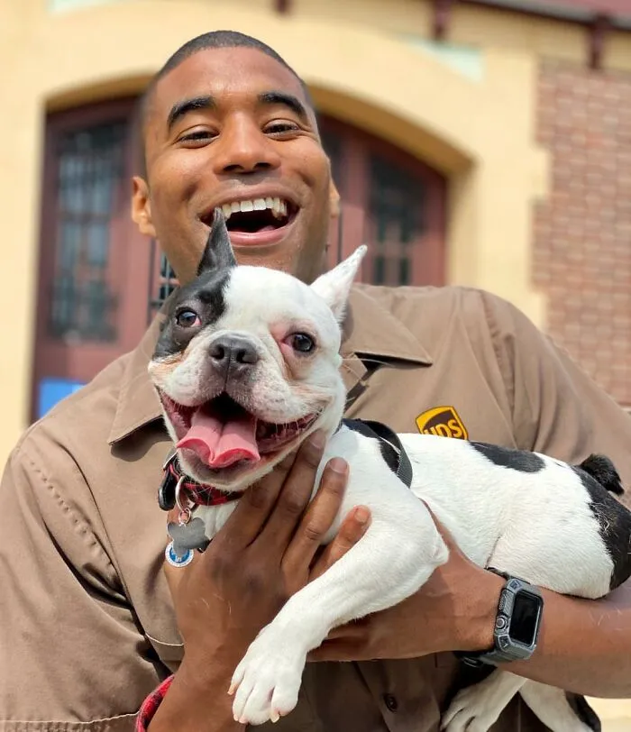 UPS Driver Posts The Adorable Dogs He Meets On Routes And The Internet Is Here For It (30 New Pics)