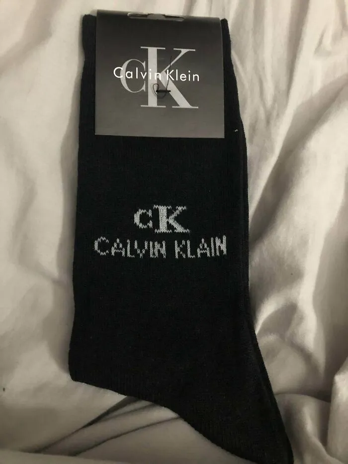 Mi pareja me dijo que me había comprado unos calcetines de diseñador