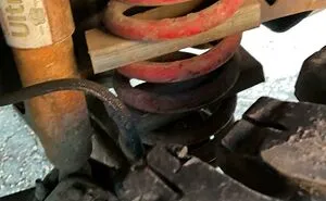 50 Times Car Mechanics Took Pics Of What They Were Dealing With So Others Would Believe Them (New Pics)