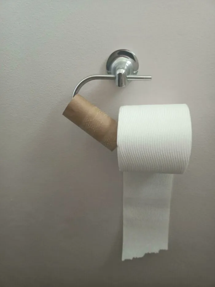 Mi compañero de piso ha alcanzado nuevos niveles de gandulería
