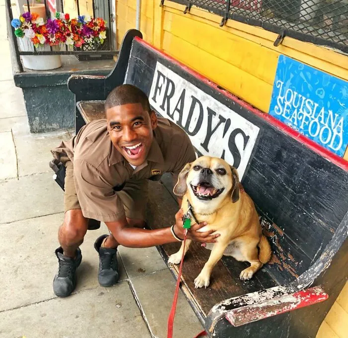UPS Driver Posts The Adorable Dogs He Meets On Routes And The Internet Is Here For It (30 New Pics)