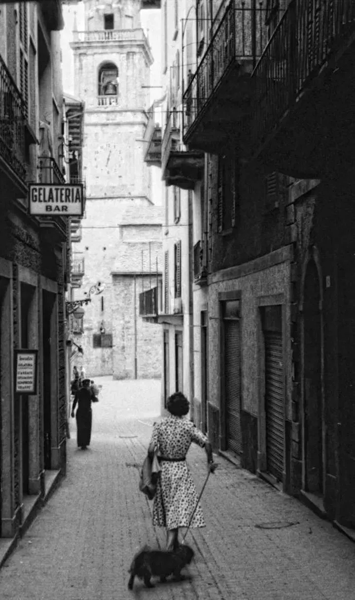 70-Year-Old Film Roll Containing A Couple's Vacation Pics Sparks A Global Hunt