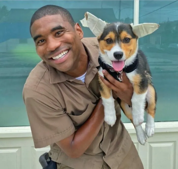 UPS Driver Posts The Adorable Dogs He Meets On Routes And The Internet Is Here For It (30 New Pics)