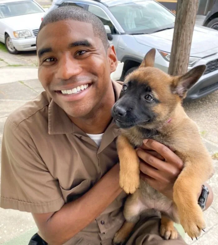 UPS Driver Posts The Adorable Dogs He Meets On Routes And The Internet Is Here For It (30 New Pics)