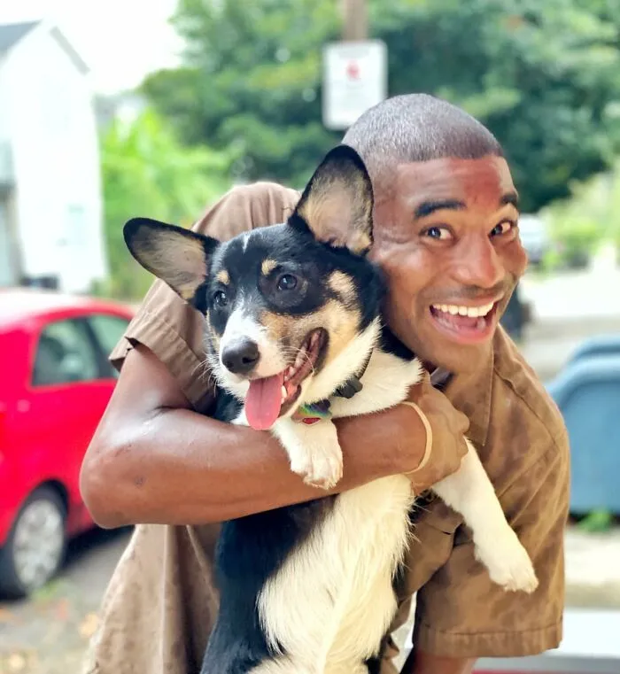 UPS Driver Posts The Adorable Dogs He Meets On Routes And The Internet Is Here For It (30 New Pics)