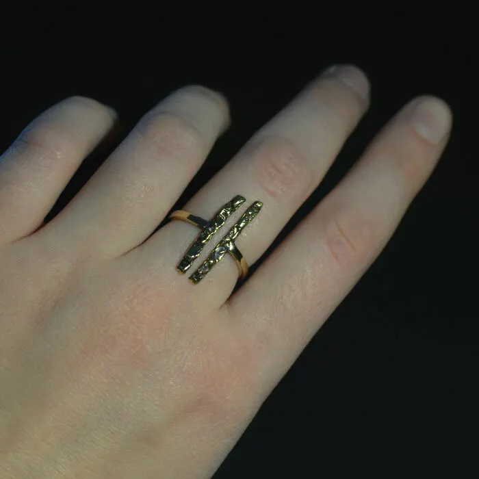 Adjustable Size Brass Ring With "Mountains" Parallels