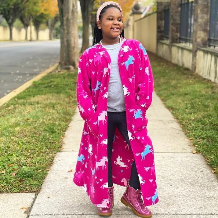 Este padre cose ropa personalizada para su hija de 9 años, y aquí tienes 30 de las mejores prendas