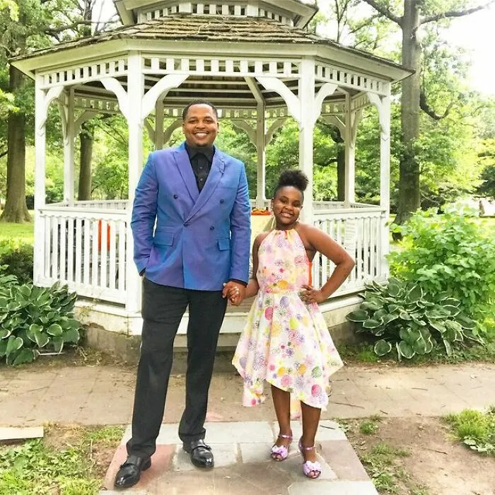 Este padre cose ropa personalizada para su hija de 9 años, y aquí tienes 30 de las mejores prendas