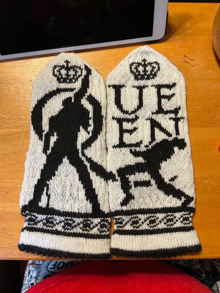 Queen Mittens I Knitted (Pt 1)