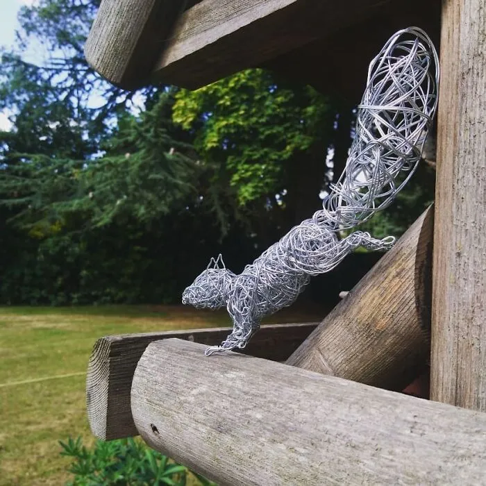 37 Incredible Animal Sculptures Created Out Of Galvanized Wire By This Norfolk-Based Artist