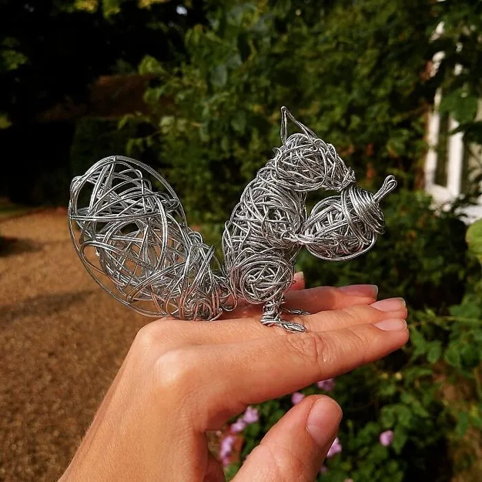 37 Incredible Animal Sculptures Created Out Of Galvanized Wire By This Norfolk-Based Artist