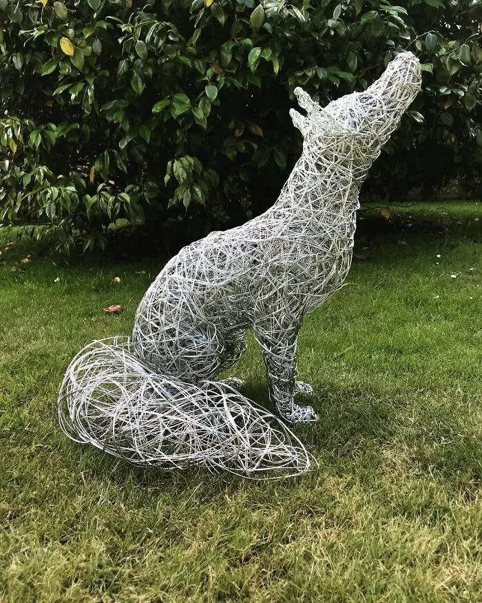 37 Incredible Animal Sculptures Created Out Of Galvanized Wire By This Norfolk-Based Artist