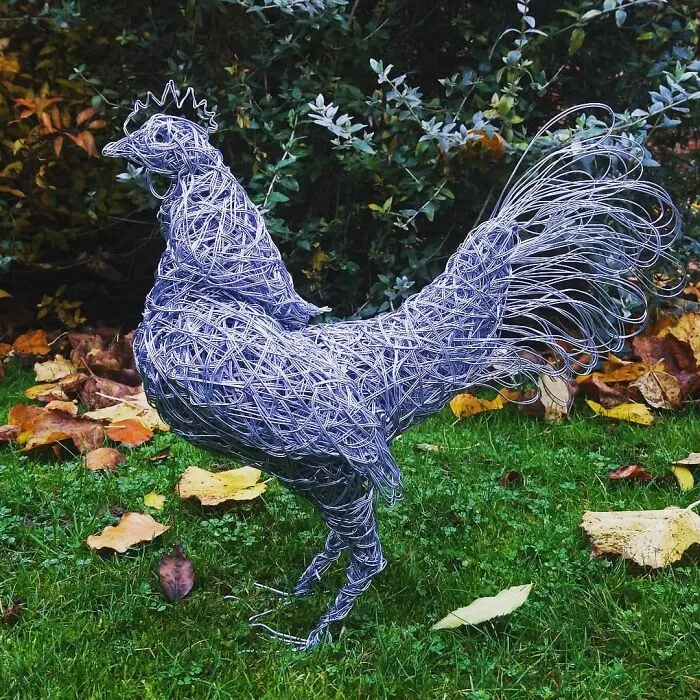 37 Incredible Animal Sculptures Created Out Of Galvanized Wire By This Norfolk-Based Artist