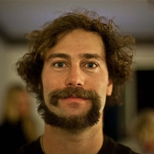 30 Men Who Decided To Try The 'Monkey Tail' Beard Look