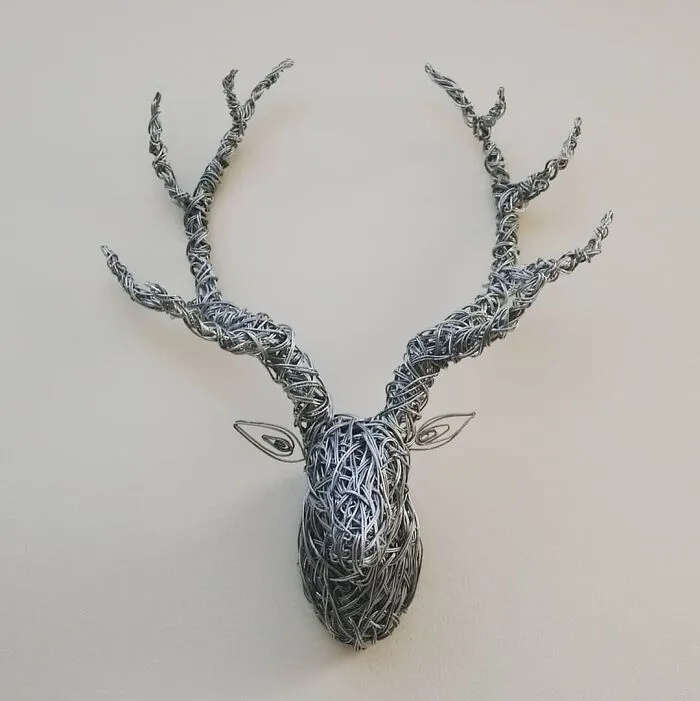 37 Incredible Animal Sculptures Created Out Of Galvanized Wire By This Norfolk-Based Artist