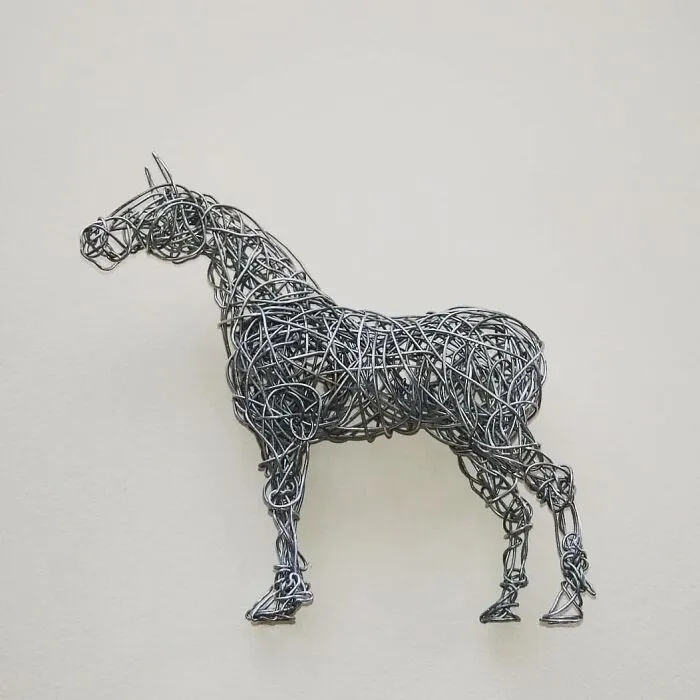 37 Incredible Animal Sculptures Created Out Of Galvanized Wire By This Norfolk-Based Artist