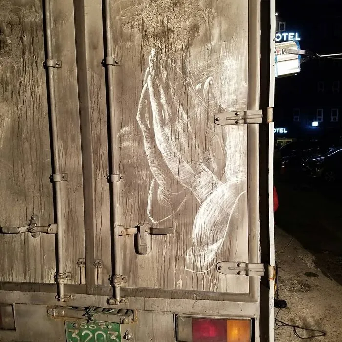Owners Of Dirty Trucks Find Amazing Drawings On Their Vehicles Left By This Artist (36 New Pics)