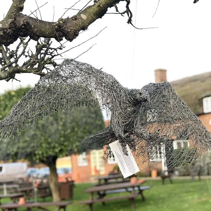37 Incredible Animal Sculptures Created Out Of Galvanized Wire By This Norfolk-Based Artist