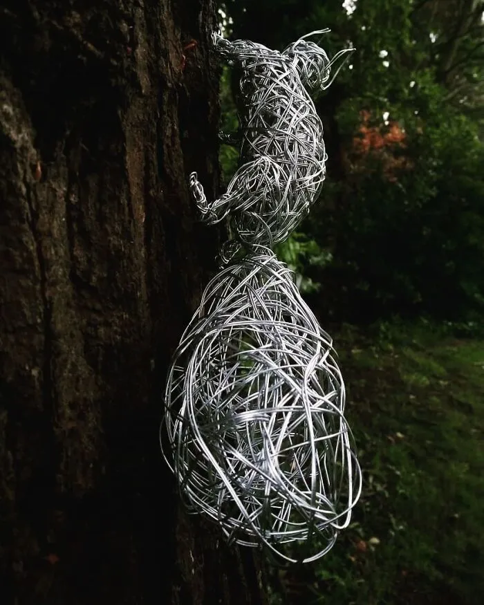 37 Incredible Animal Sculptures Created Out Of Galvanized Wire By This Norfolk-Based Artist