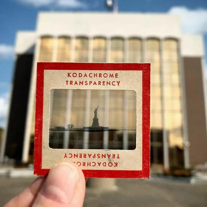 Photographer Uses Her Dad’s Old Slides To Create A Nostalgic Photo Series (31 Pics)